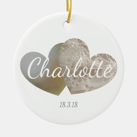 新しい赤ん坊の《キリスト教》洗礼式や命名式のレース及び真珠のハートのオーナメント セラミックオーナメント (正面)