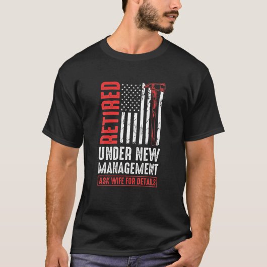 新しい退職した管理妻の下で詳細シン Tシャツ (正面)