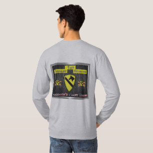 新しくカッコいい再設計された第1騎兵部門 Tシャツ