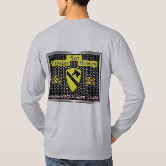 新しくカッコいい再設計された第1騎兵部門 Tシャツ (裏面)