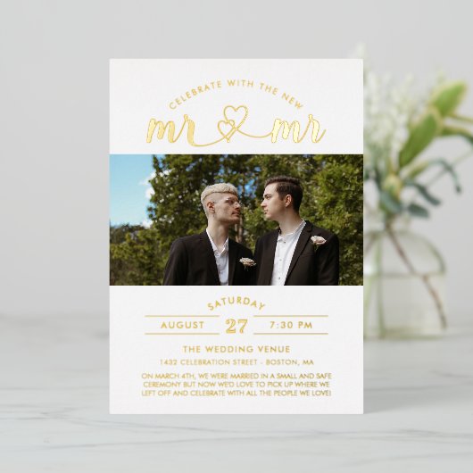 新し祝いMrとMrの写真を使用 箔招待状 (立ち正面)