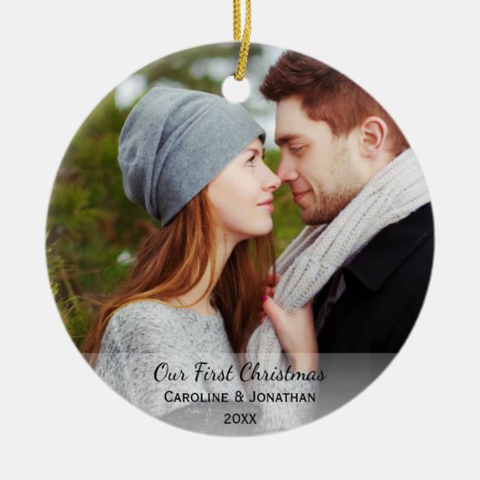 新パーソナライズされたしい写真Our初めてのクリスマス セラミックオーナメント (正面)