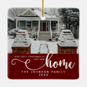 新パーソナライズされたしい家での初めてのクリスマス セラミックオーナメント (裏面)