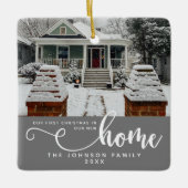 新パーソナライズされたしい家での初めてのクリスマス セラミックオーナメント (正面)