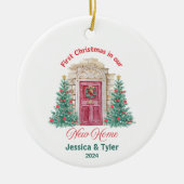 新パーソナライズされたしい家の初めてのクリスマス セラミックオーナメント (正面)