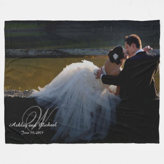 新パーソナライズされた婚KEEPSAKEモノグラム写真 フリースブランケット (正面(横))