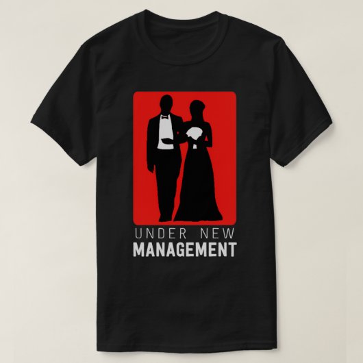 新マネジメントで新婚バチェラーパーティ Tシャツ (デザイン正面)