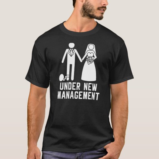 新マネージャー下バチェラー・パーティー結婚式の男たち Tシャツ (正面)