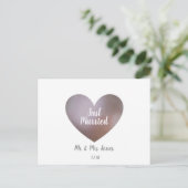 新婚おめでとう　パール＆パープルのウェディングハートポストカード 案内ポストカード (スタンド正面)