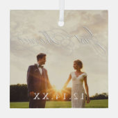 新婚たった今結婚しました結婚の日付写真 ガラスオーナメント (裏面)