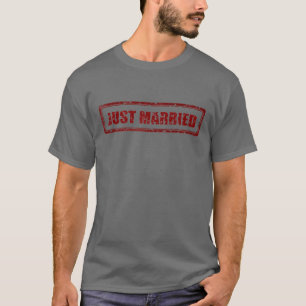 新婚です Tシャツ