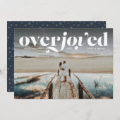 新婚のフォトカードを持つクリスマス休暇で大喜びする シーズンカード (正面/裏面)