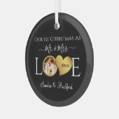 新婚のミセス・ミセス・ホリデー・グラスとしての第1クリスマス ガラスオーナメント (正面左)