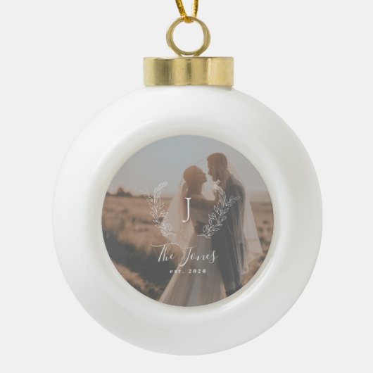 新婚の名前monogram eedding photo エレガント セラミックボールオーナメント (正面)