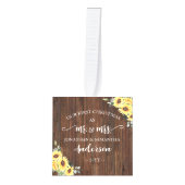 新婚ウッド・サンフラワーズ氏とミセス・ミセスとしての第1クリスマス キューブオーナメント (正面)