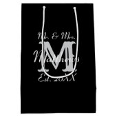 新婚エレガント夫人ブラックタイポグラフィ ミディアムペーパーバッグ (裏面)