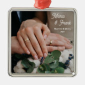 新婚オーナメント – カップルの初めてのクリスマス! メタルオーナメント (正面)