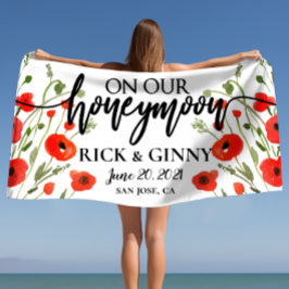 新婚カップルのためのハネムーングッズ - ポピー フラワーズ ビーチタオル