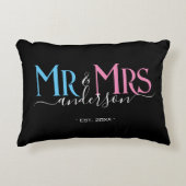 新婚カップルのアニバーサリー結婚ブラックさん アクセントクッション (正面)