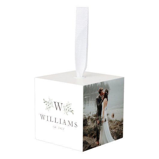 新婚モノグラム初めてのクリスマス写真オーナメント キューブオーナメント (正面アングル)