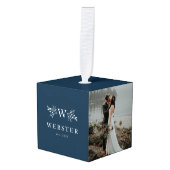 新婚モノグラム海軍初めてのクリスマス写真 キューブオーナメント (正面アングル)