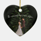 新婚初めてのクリスマス結婚の日付 セラミックオーナメント (裏面)