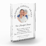 新婚夫婦からの素敵な親への感謝のメッセージ ウェディング フォトブロック<br><div class="desc">新婚夫婦からの素敵な親への感謝のメッセージ ウェディング。幸せな夫婦の親は、この素晴らしいメッセージを受け取って、結婚式の日にあなたがどれだけ大切に思っているかを知り、きっと感動することでしょう！メインのヘッダー「素敵な親への賞」は、お気に入りの親の写真を円形のマスク内で囲み、あなた自身の特別なメッセージと名前、結婚式の日付が続きます。すべてのテキストは簡単にパーソナライズできるので、お母さんとお父さんにあなた自身の優しい方法でどれだけ特別な存在であるか伝えることができます。また、テキストの色をクリックして「さらにカスタマイズ」オプションで変更することもできます。お母さんとお父さんが大切にするプレゼント！</div>