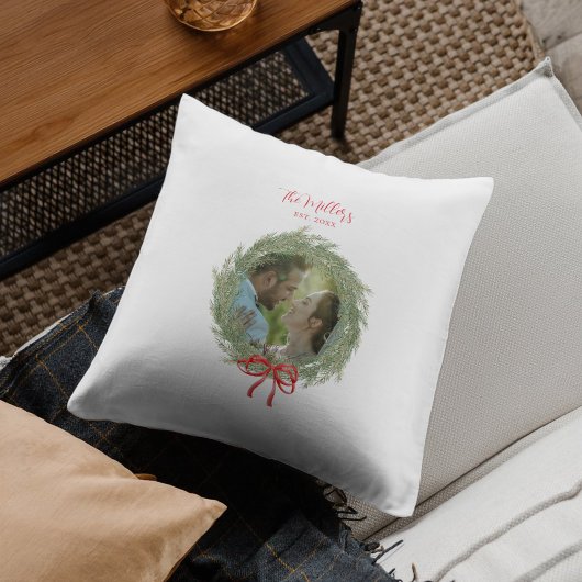 新婚夫婦のためのメリークリスマスの写真松のリース クッション