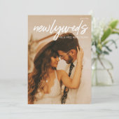 新婚夫婦のための3枚の写真とタイポグラフィーの結婚式披露宴 招待状 (スタンド正面)