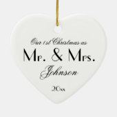 新婚夫婦の最初のクリスマス Mr & Mrs Simple Script Chic セラミックオーナメント (裏面)