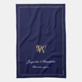 新婚夫婦へのウェディングギフト・エレガントなモノグラム・ネイビー キッチンタオル (縦)