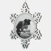 新婚結婚したメリー白黒写真 スノーフレークピューターオーナメント (右)