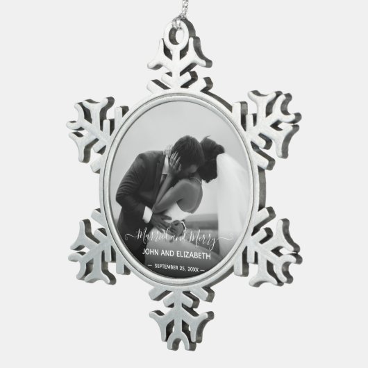 新婚結婚したメリー白黒写真 スノーフレークピューターオーナメント (右)