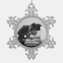 新婚結婚したメリー白黒写真