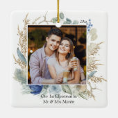 新婚1回目のクリスマスMr. & Mrs. Chicフローラ写真 セラミックオーナメント (裏面)