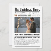 新婚 私たちの初めてのクリスマス 新聞スタイルの写真 シーズンカード (正面)