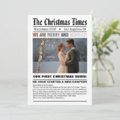 新婚 私たちの初めてのクリスマス 新聞スタイルの写真 シーズンカード (スタンド正面)