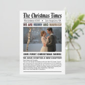 新婚 私たちの初めてのクリスマス 新聞スタイルの写真 シーズンカード (スタンド正面)