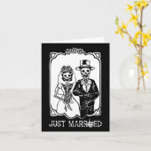 新婦たった今結婚しましたスケルトンハロウィンカップル カード (黄色い花)