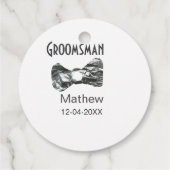 新婦の介添人 ネーム 日付 年 灰色の襟 ボタン付きシャツのテキスト フェイバータグ (裏面)