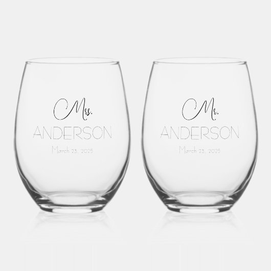 新婦パーソナライズされた結婚の花婿のミセス・ミセス・ミセスをお願い ステムなしワイングラス (正面)