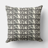 新婦ブラックとアイボリーミセスタイポグラフィパターン クッション (裏面)