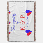 新婦新郎の名前のイニシャルと日付 スローブランケット (正面縦)