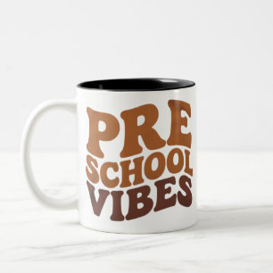 新学期の最初の日Pre-K Preschool Groovy ツートーンマグカップ