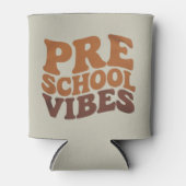 新学期の最初の日Pre-K Preschool Groovy 缶クーラー (正面)