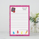 新学期の黒板の文房具のピンク 便箋 (スタンド正面)