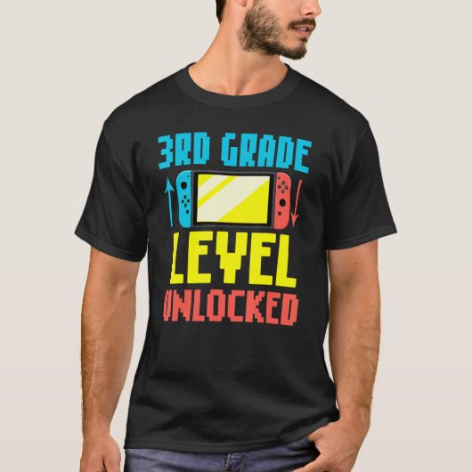 新学期ビデオゲーマー3級レベルアンロック Tシャツ (正面)