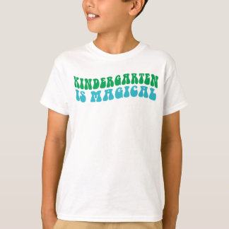 新学期幼稚園は魔法 Tシャツ
