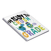 新学期8年生のディノをつぶす準備ができている ノートブック (右側)