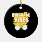 新学期8年生バイベスシャツ初日キッド セラミックオーナメント (正面)